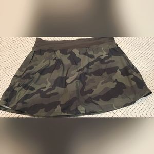 CAMO SKORT-OLD NAVY-XL